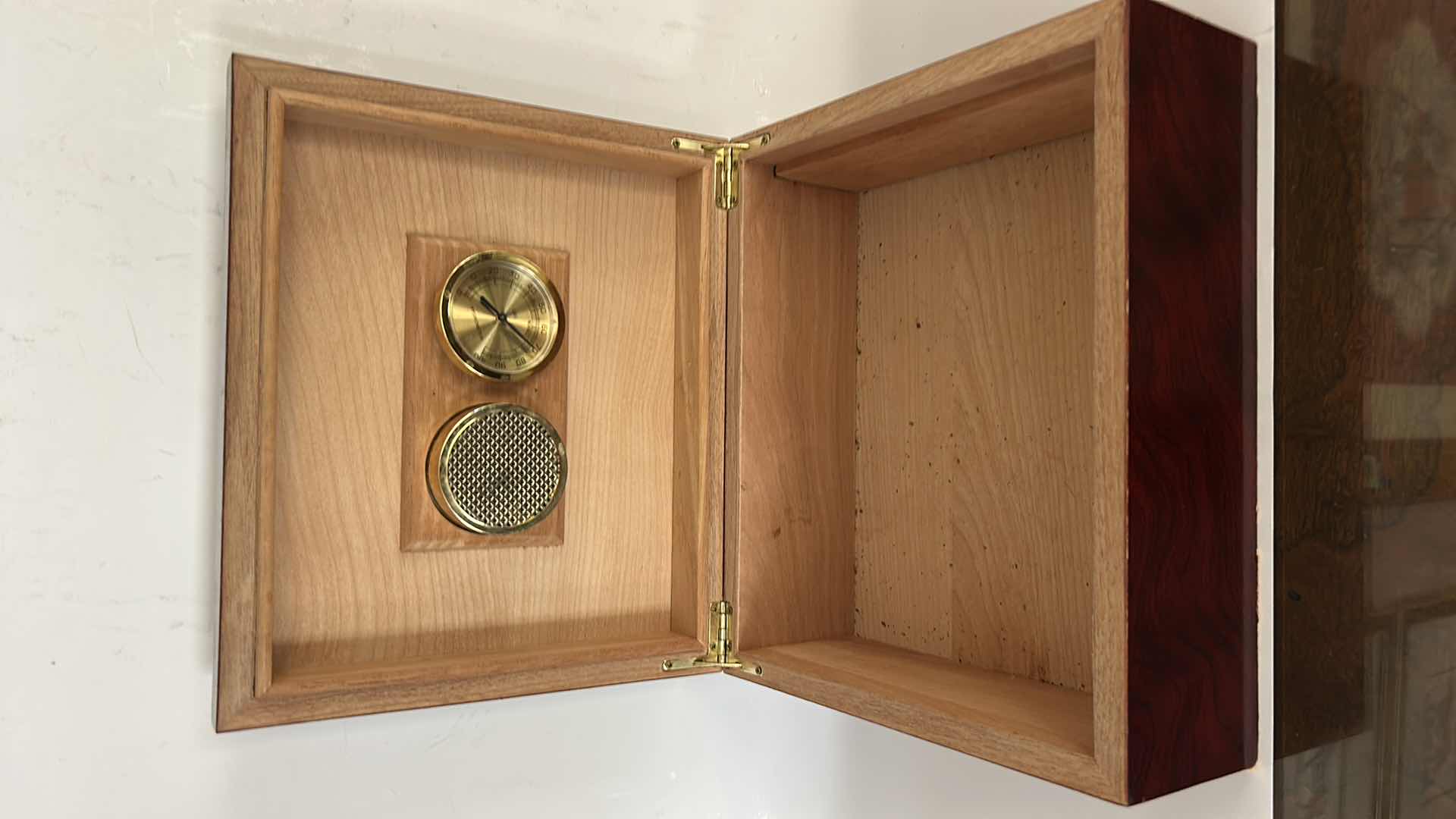 Photo 1 of THOMPSON AND COMPANY INC. HUMIDOR