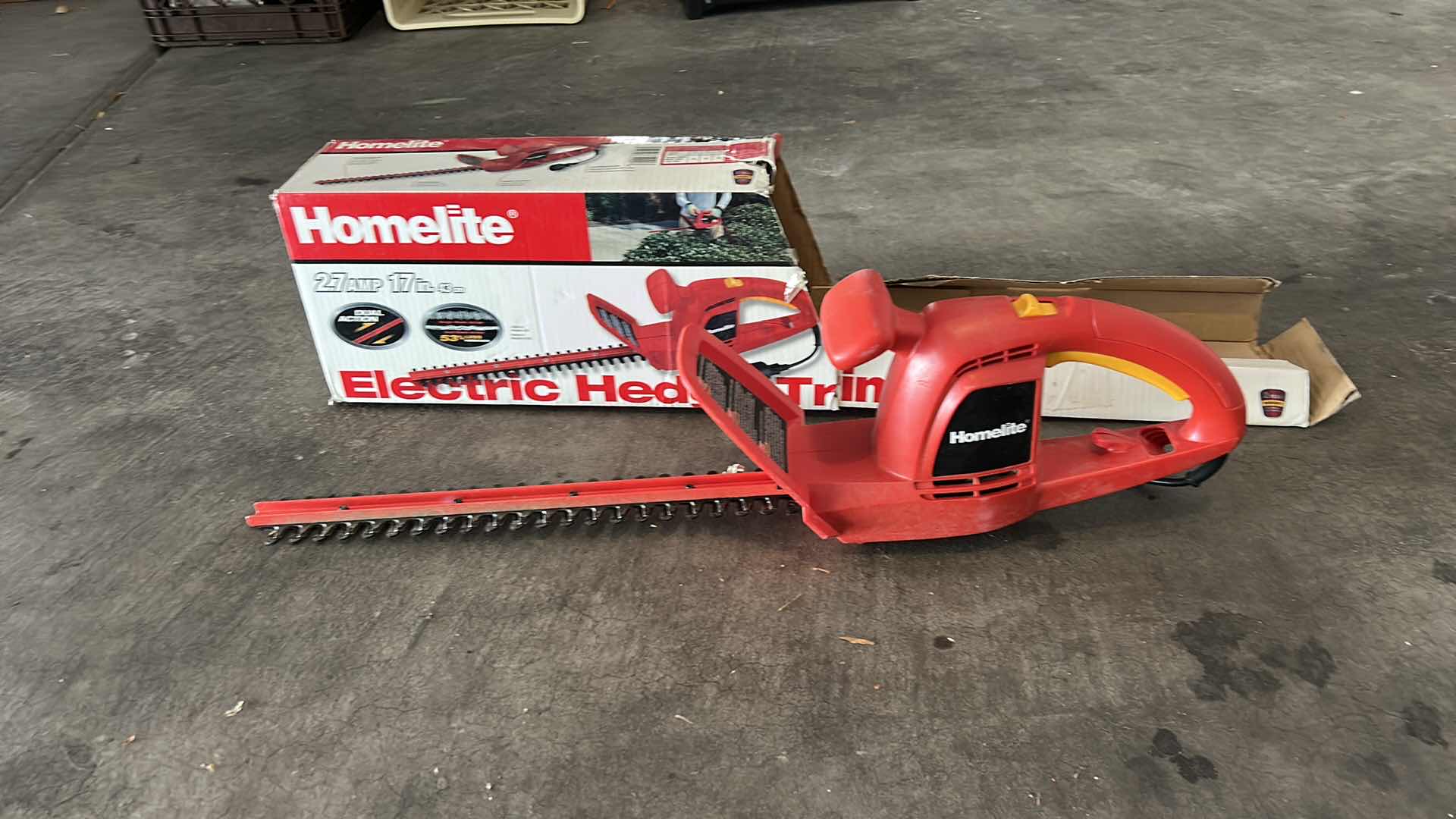 Photo 1 of HOMELITE 17 INCH ELECTRIC HEDGE TRIMMER