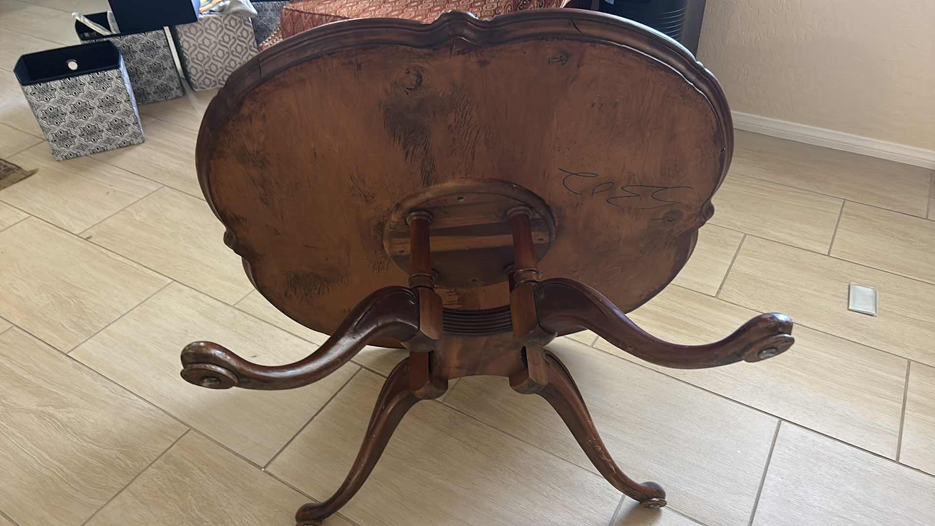 Photo 1 of VINTAGE MAHOGANY, PIECRUST COFFEE TABLE WITH SCALLOPED EDGE AND GRACEFUL TRIPOD BASE v 33“ x 33“ x H17“