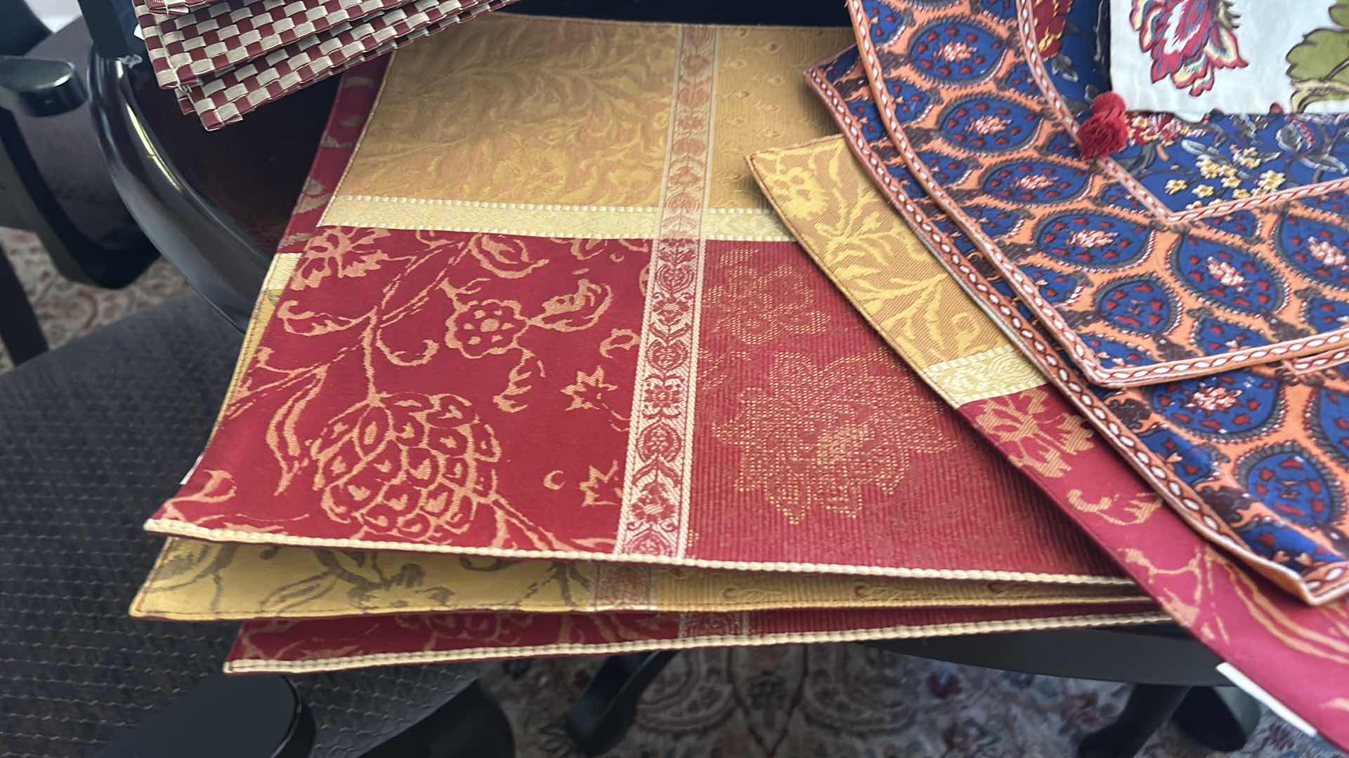 Photo 1 of PLACEMATS AND NAPKIN RINGS