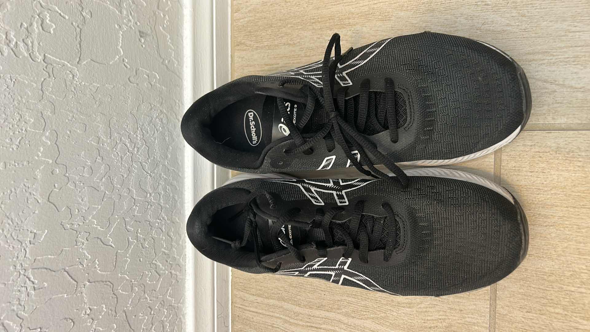 Photo 1 of ASICS GEL-CONTEND, RUNNING SHOES - WOMENS SIZE 10