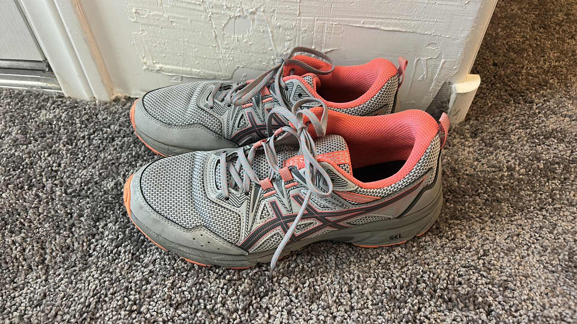 Photo 1 of ASICS GEL – VENTURE EIGHT RUNNING SHOES  WOMEN’S SIZE 10