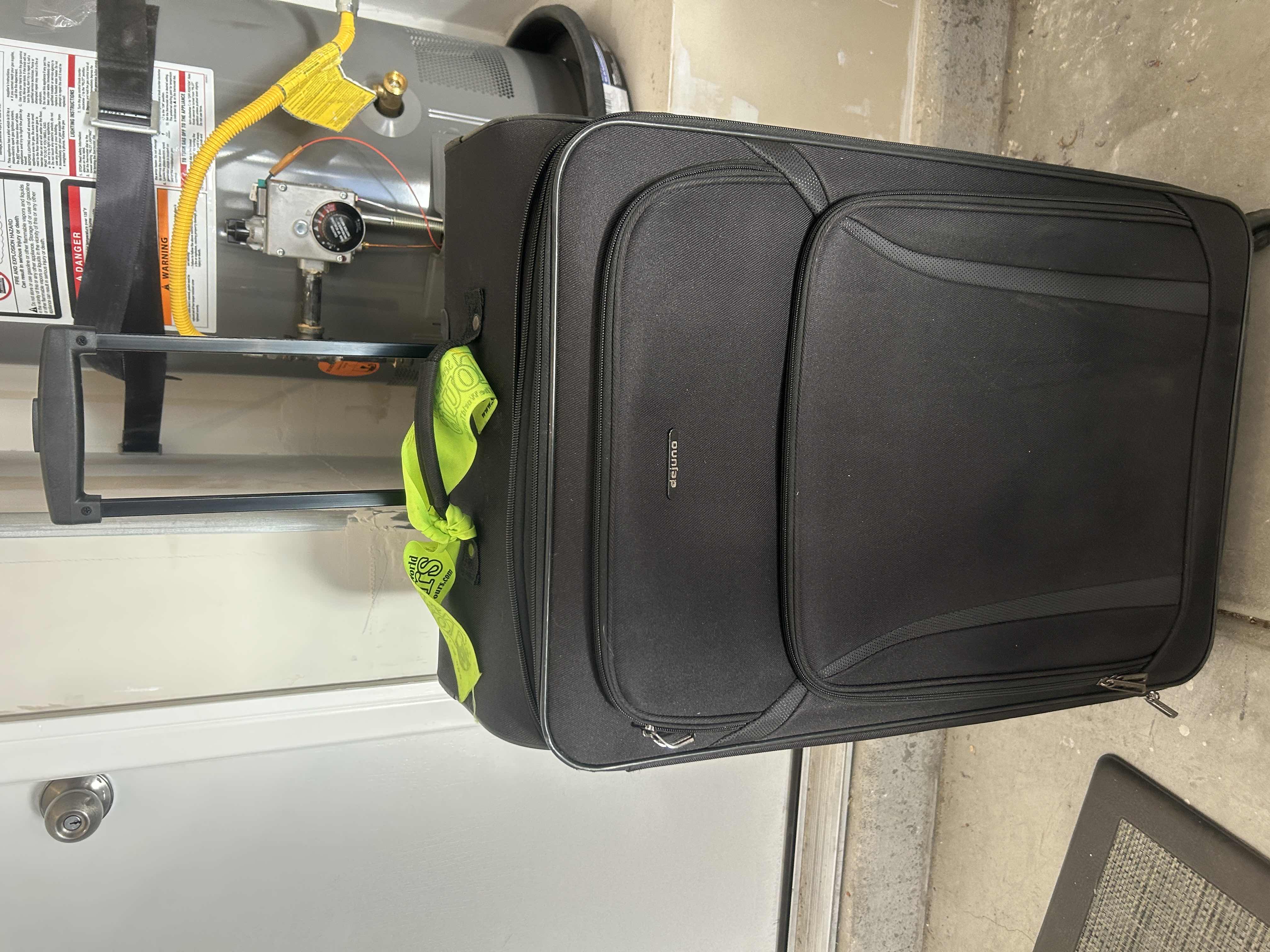 Photo 1 of DEJUNO  OSLO EXPANDABLE SUITCASE