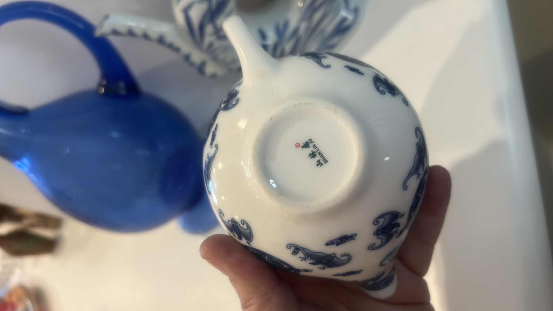 View 5 of MID-CENTURY ART GLASS W ASIAN STYLE TRANSFERWARE & CHINOISERIE CERAMICS  H10.25 $100
