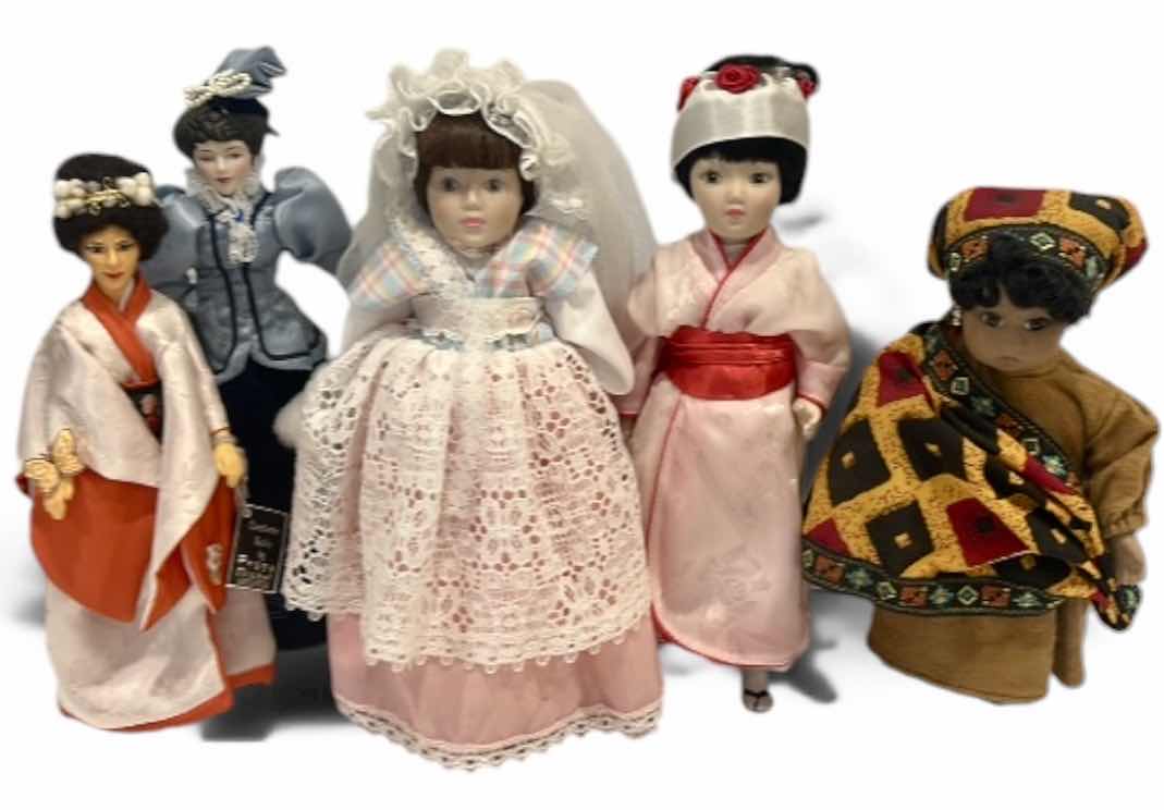Photo 1 of 5 COLLECTIBLE DOLLS