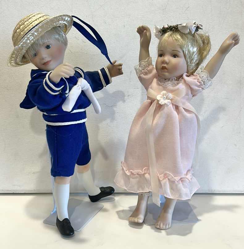 Photo 1 of 2 VINTAGE PORCELAIN MAYPOLE DANCING DOLLS H9”