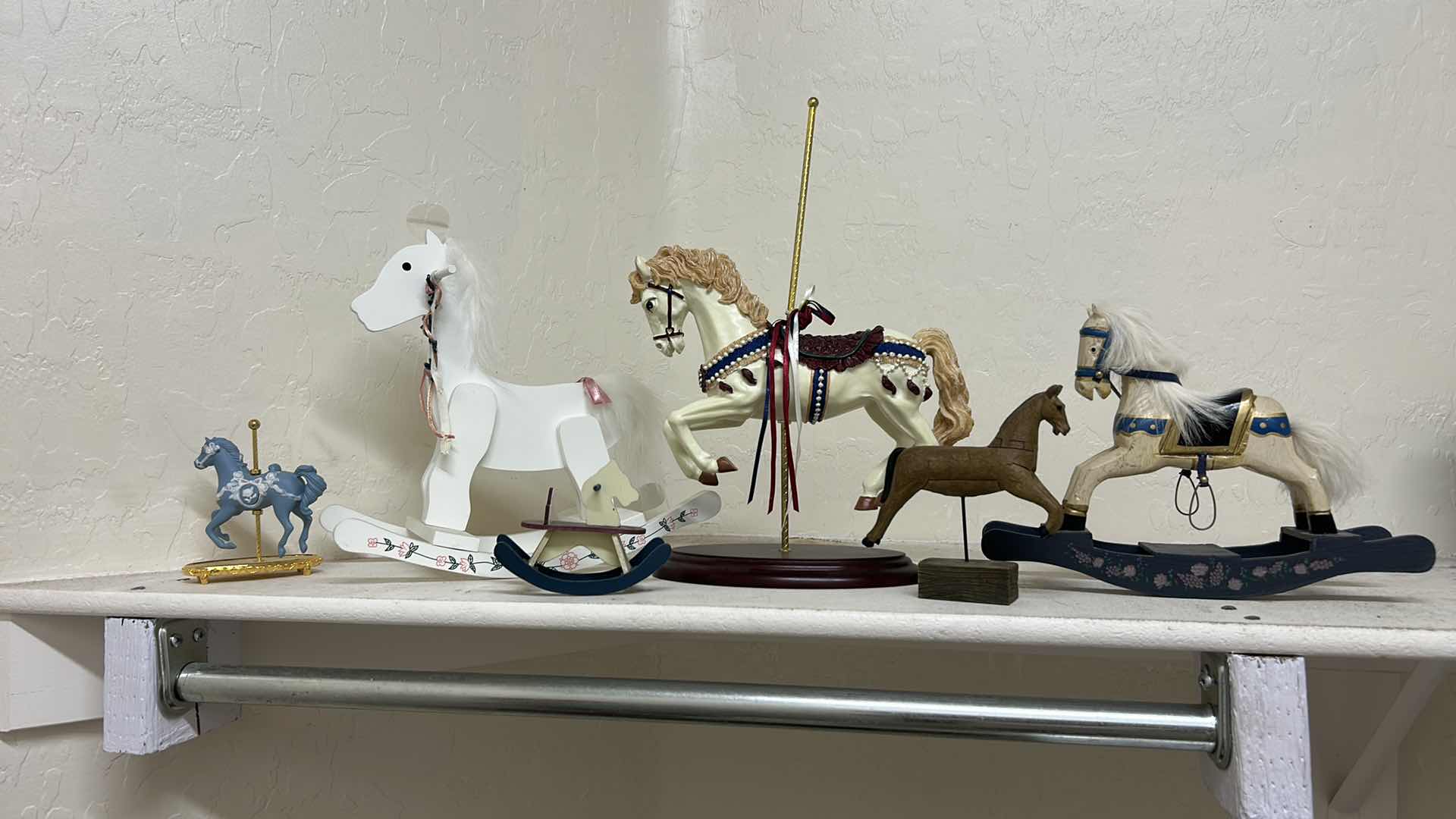 Photo 1 of HORSE HOME DECOR PIECES