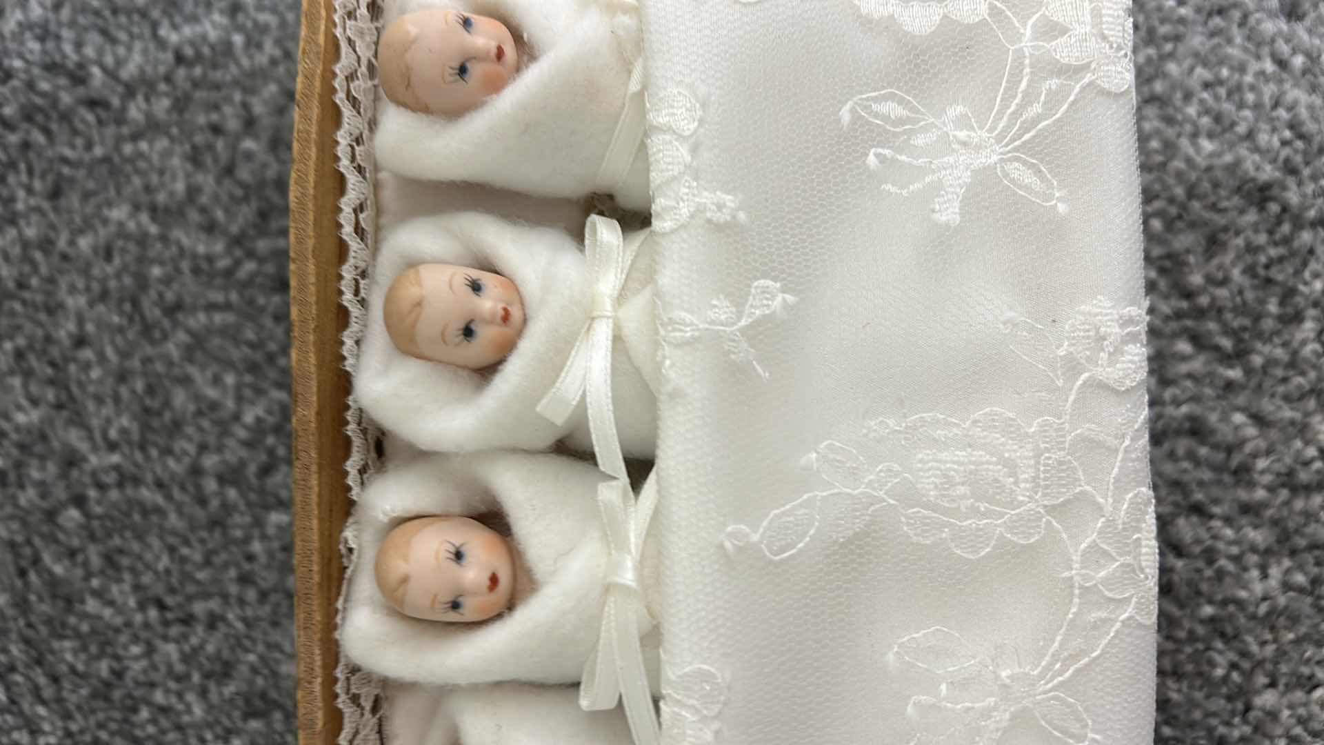 Photo 1 of VINTAGE 1930S EFFANBEE "WEE PATSY" STYLE COMPOSITION BABY DOLL SET 8” x H4.5”