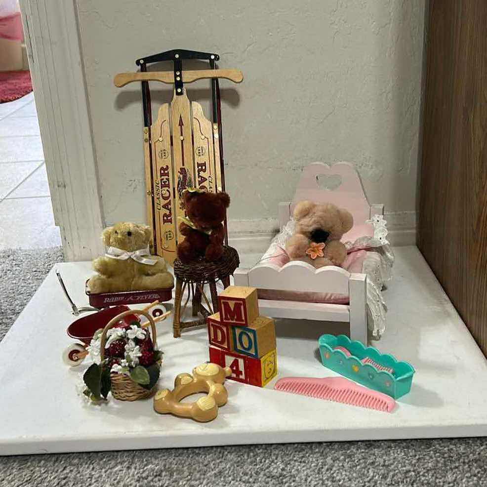Photo 1 of DOLL ACCESSORIES