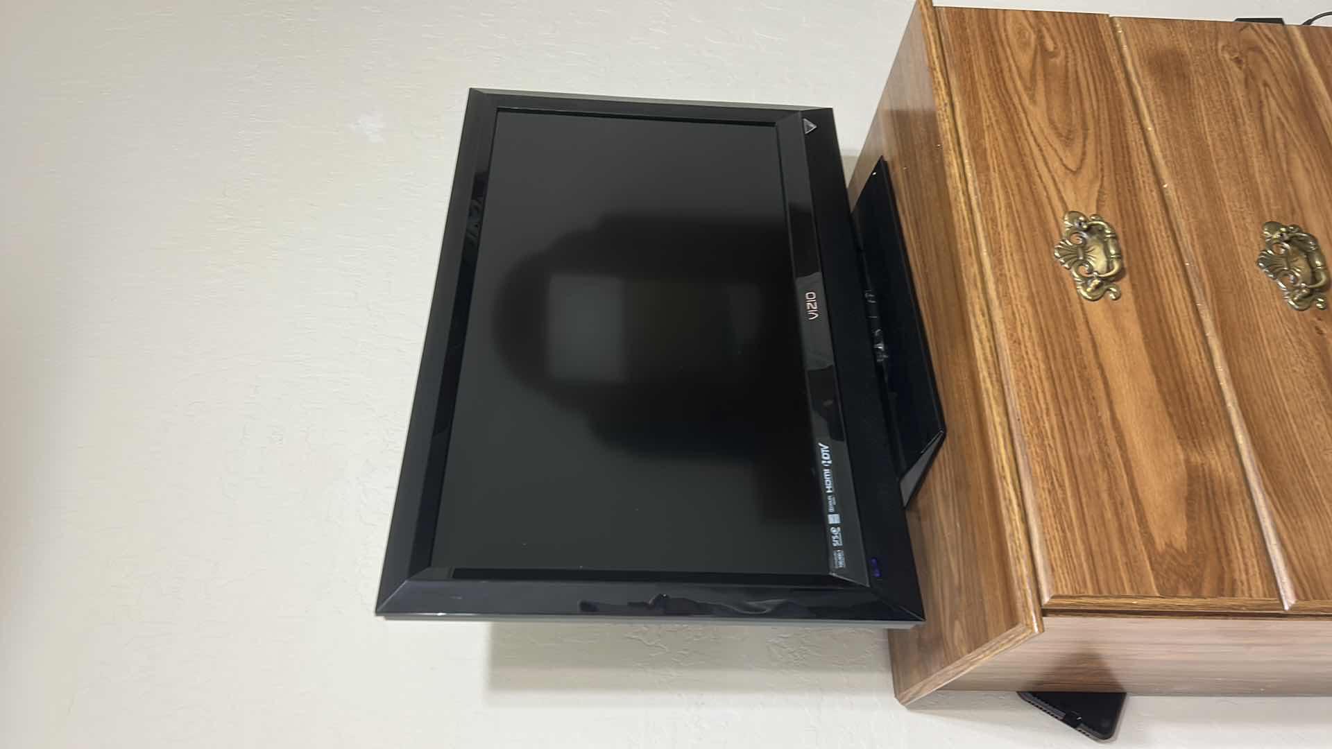 Photo 1 of 32” VIZIO TV