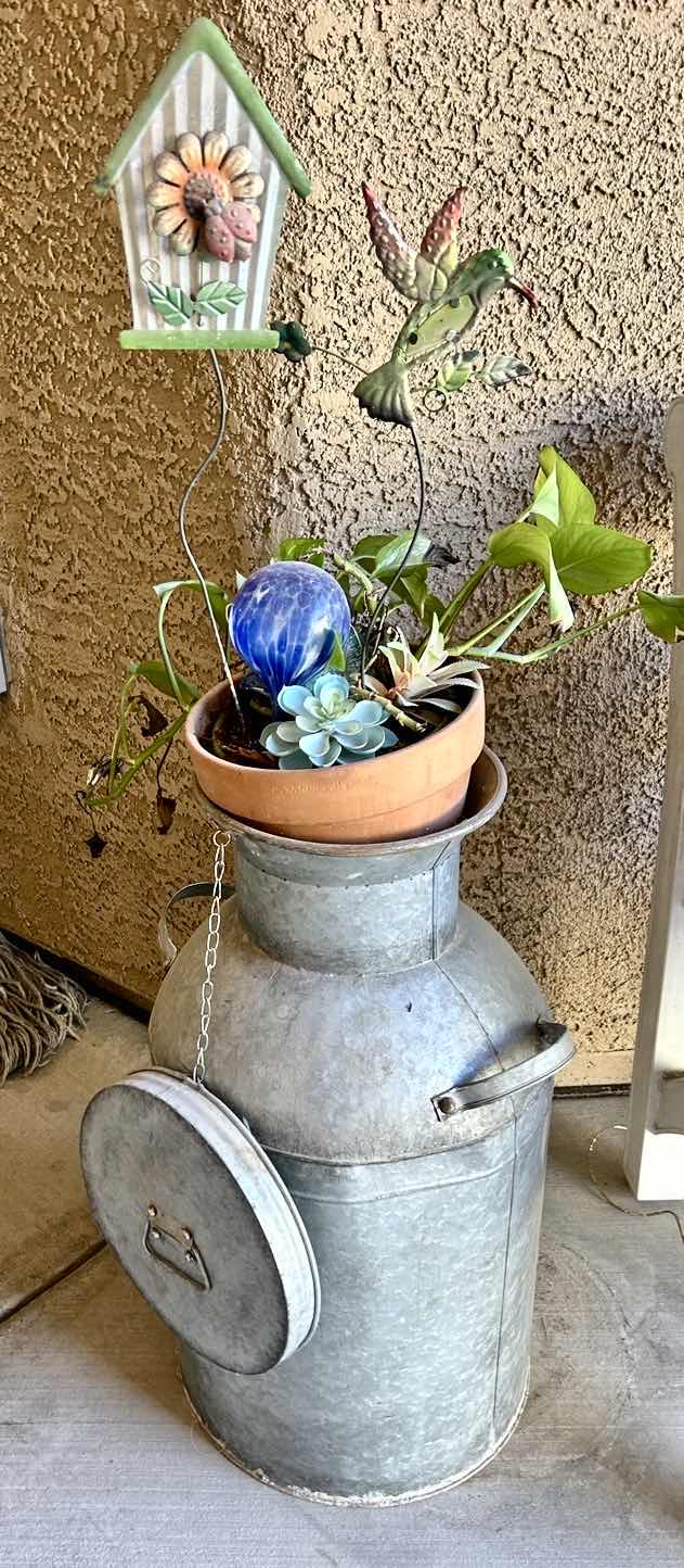 Photo 1 of OUTDOOR DECOR