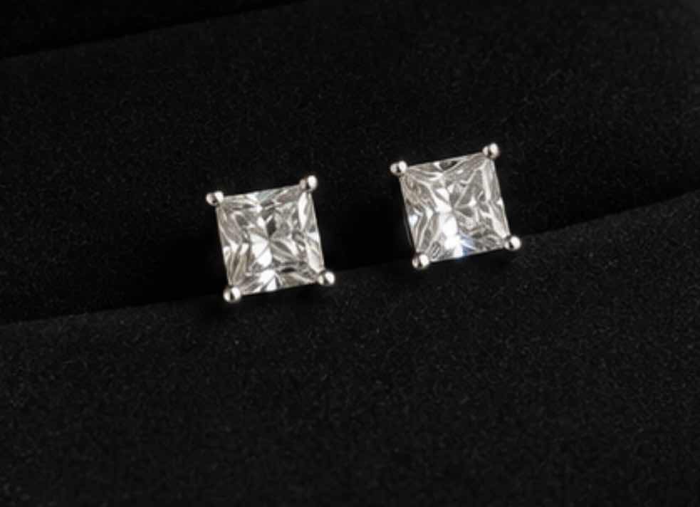 Photo 1 of 10K WHITE GOLD 0.25CTW DIAMOND STUD EARRINGS 1.5G #16