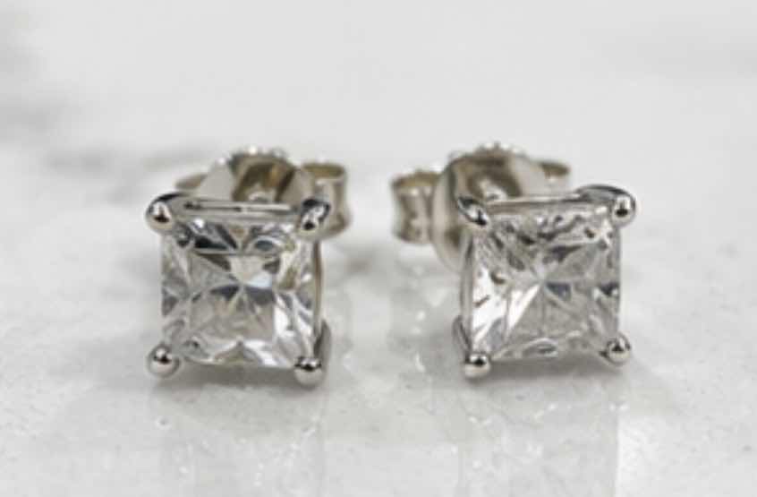 Photo 1 of 10K WHITE GOLD 0.25CTW DIAMOND STUD EARRINGS 1.5G #16