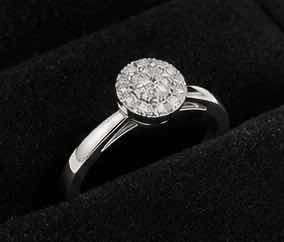 Photo 1 of 14K WHITE GOLD 0.25CTW DIAMOND RING 2.5G (EST SIZE 6-7) #14 $1,750