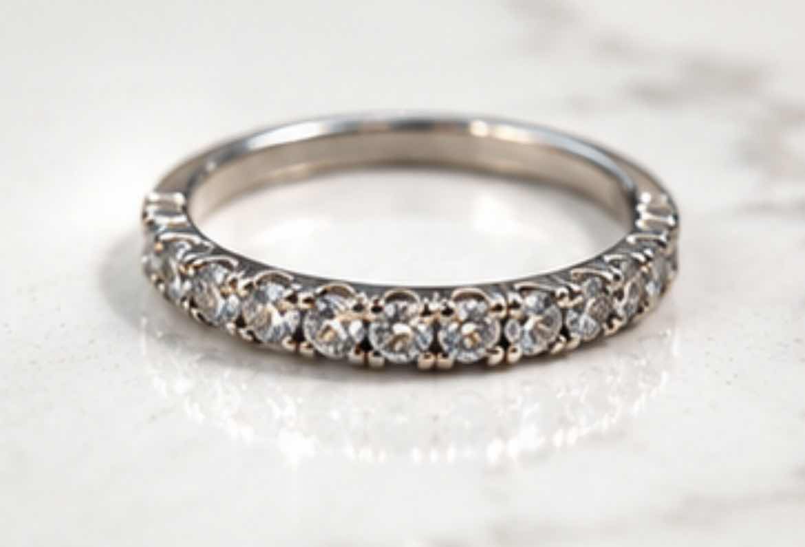 Photo 1 of 10K WHITE GOLD 0.75CTW DIAMOND RING 2.2G (EST SIZE 6-7) #14 $2,450