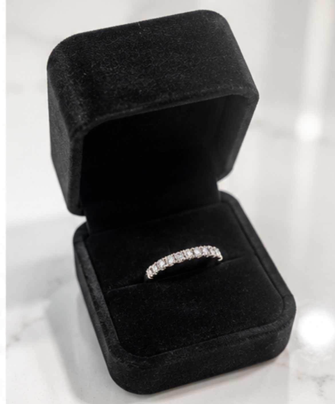 Photo 1 of 10K WHITE GOLD 0.75CTW DIAMOND RING 2.2G (EST SIZE 6-7) #14 $2,450