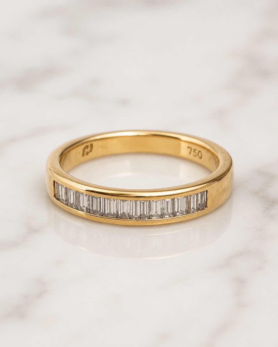 Photo 1 of 18K YELLOW GOLD DIAMOND RING 3.9 1G SIZE 6 1/2 W APPRAISAL #2008 $3378
