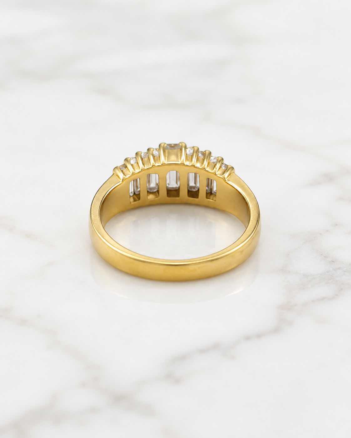Photo 1 of 18K YELLOW GOLD 0.90 CTW DIAMOND RING 4.8 8G SIZE 6W APPRAISAL #2004