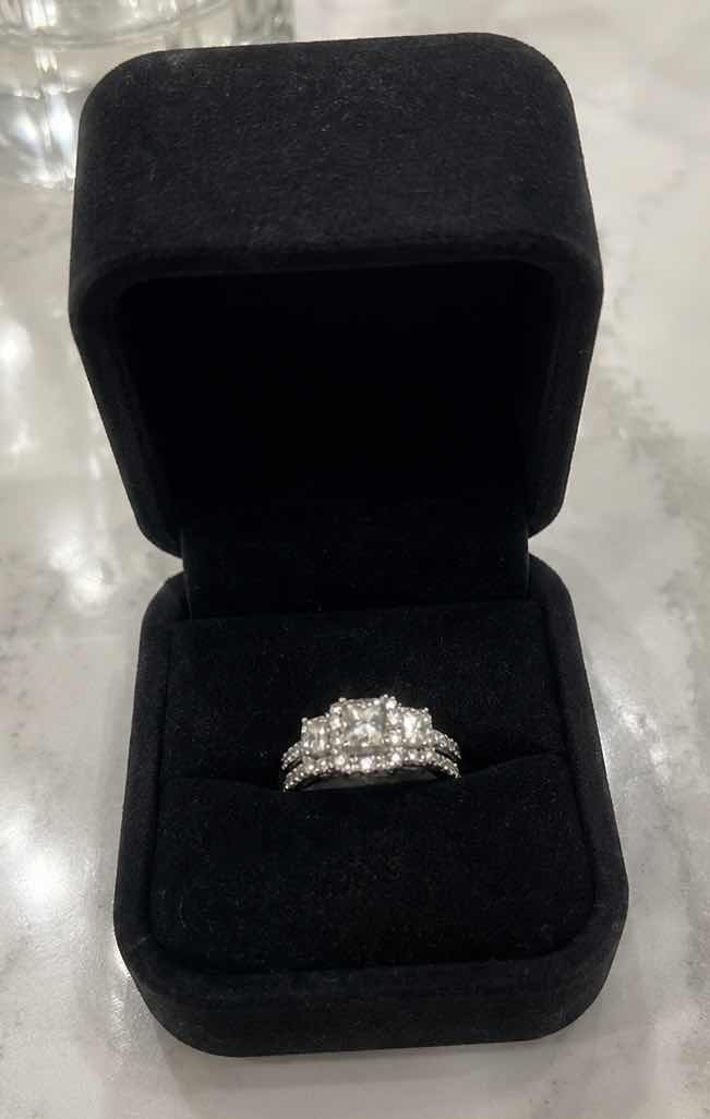 Photo 1 of 14K WHITE GOLD 1CTW DIAMOND RING.  (EST SIZE 6 – 7) #25