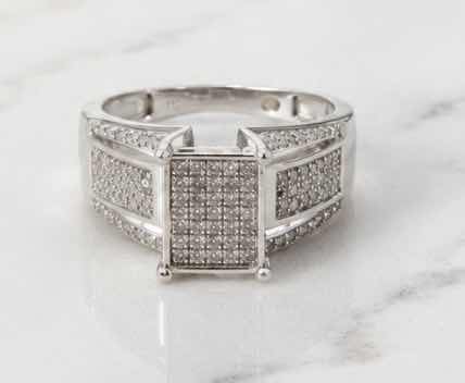 Photo 1 of 10K WHITE GOLD 1.5 CTW DIAMOND RING 3.7 G (EST SIZE 6–7) #15
