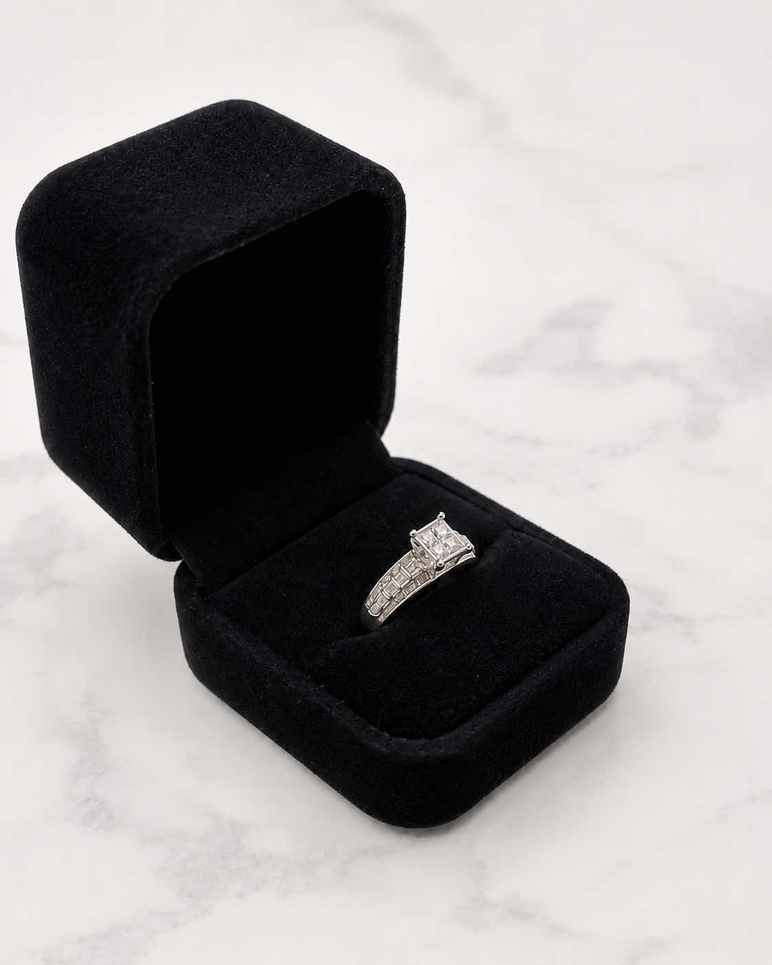 Photo 1 of 10K YELLOW GOLD 1CTW DIAMOND RING 3.4 G (EST SIZE 6–7) #40