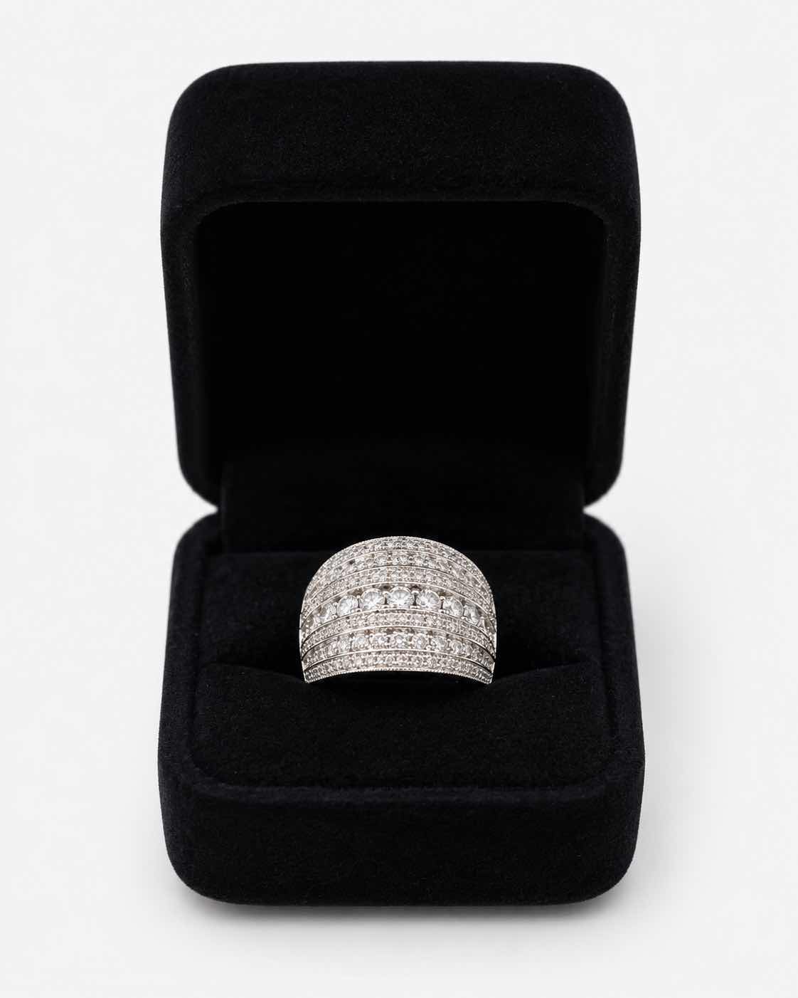 Photo 1 of 10K WHITE GOLD 2CTW DIAMOND RING 5.8G EST (SIZE 6–7) #36 $3900