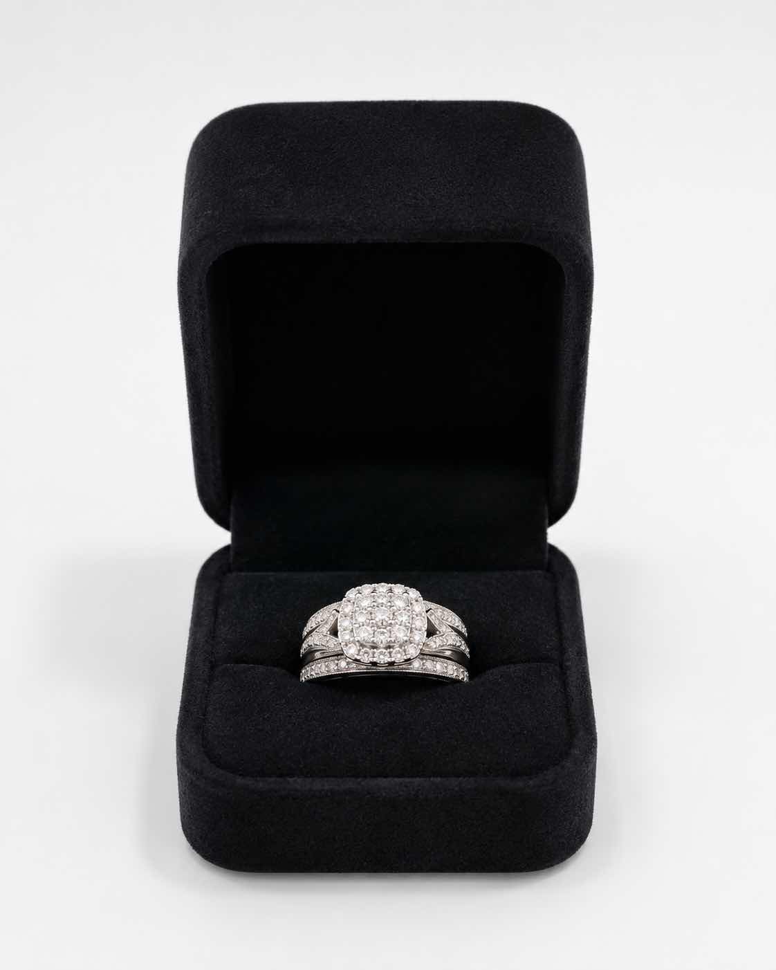 Photo 1 of 10K WHITE GOLD 2CTW DIAMOND RING 7.5G (EST SIZE  6-7) #35 $4000