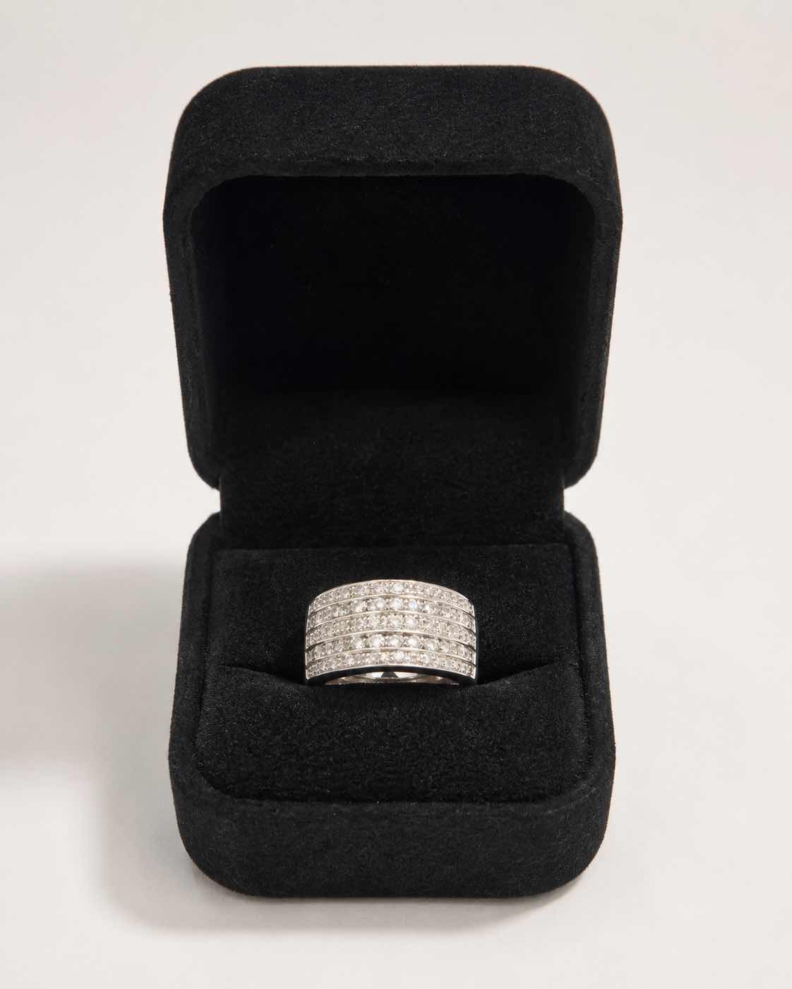 Photo 1 of 18K WHITE GOLD W 1.75 CTW DIAMOND RING 10.68G (EST SIZE 6-7) W APPRAISAL #2003