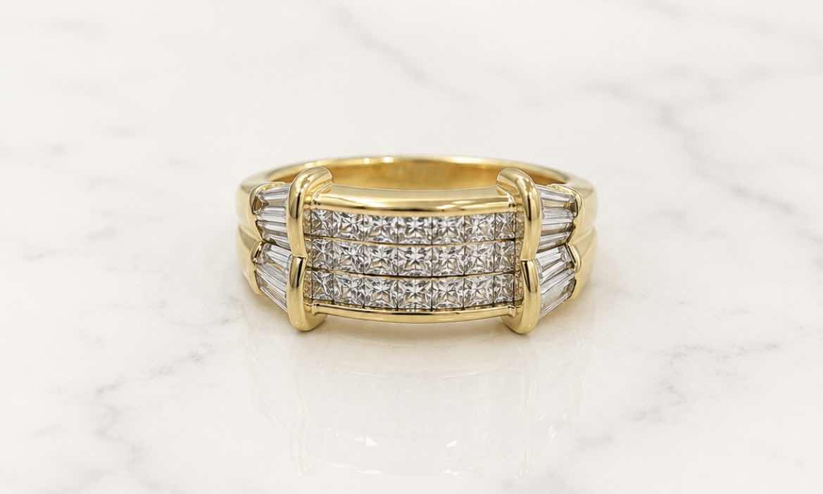 Photo 1 of 18K YELLOW GOLD W2.8 CTW DIAMOND RING 8.95 G (EST SIZE 7-8) W APPRAISAL #2009