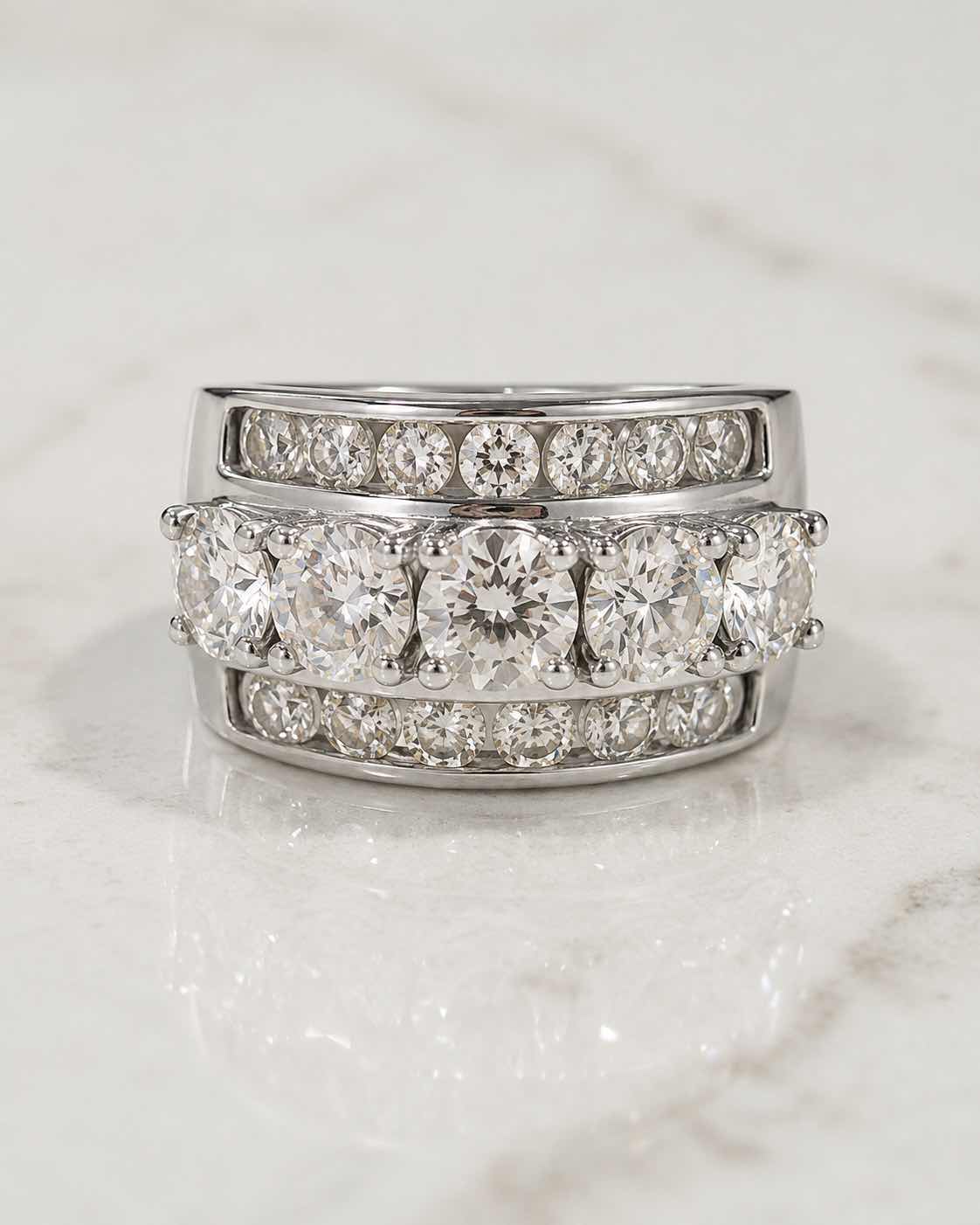 Photo 1 of 18K WHITE GOLD W2.6 CTW DIAMOND RING 8.72 G (EST SIZE 6-7) W APPRAISAL #20