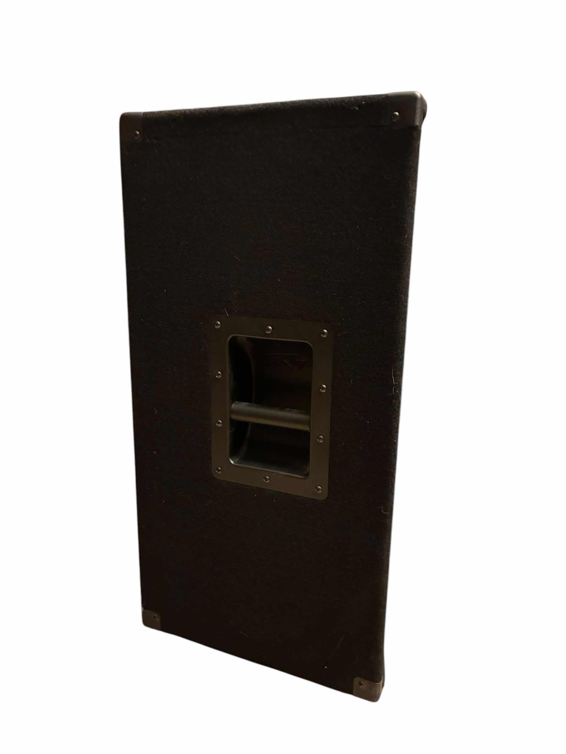 Photo 1 of PEAVY ELECTRONICS SPEAKER SYSTEM PV112 $350