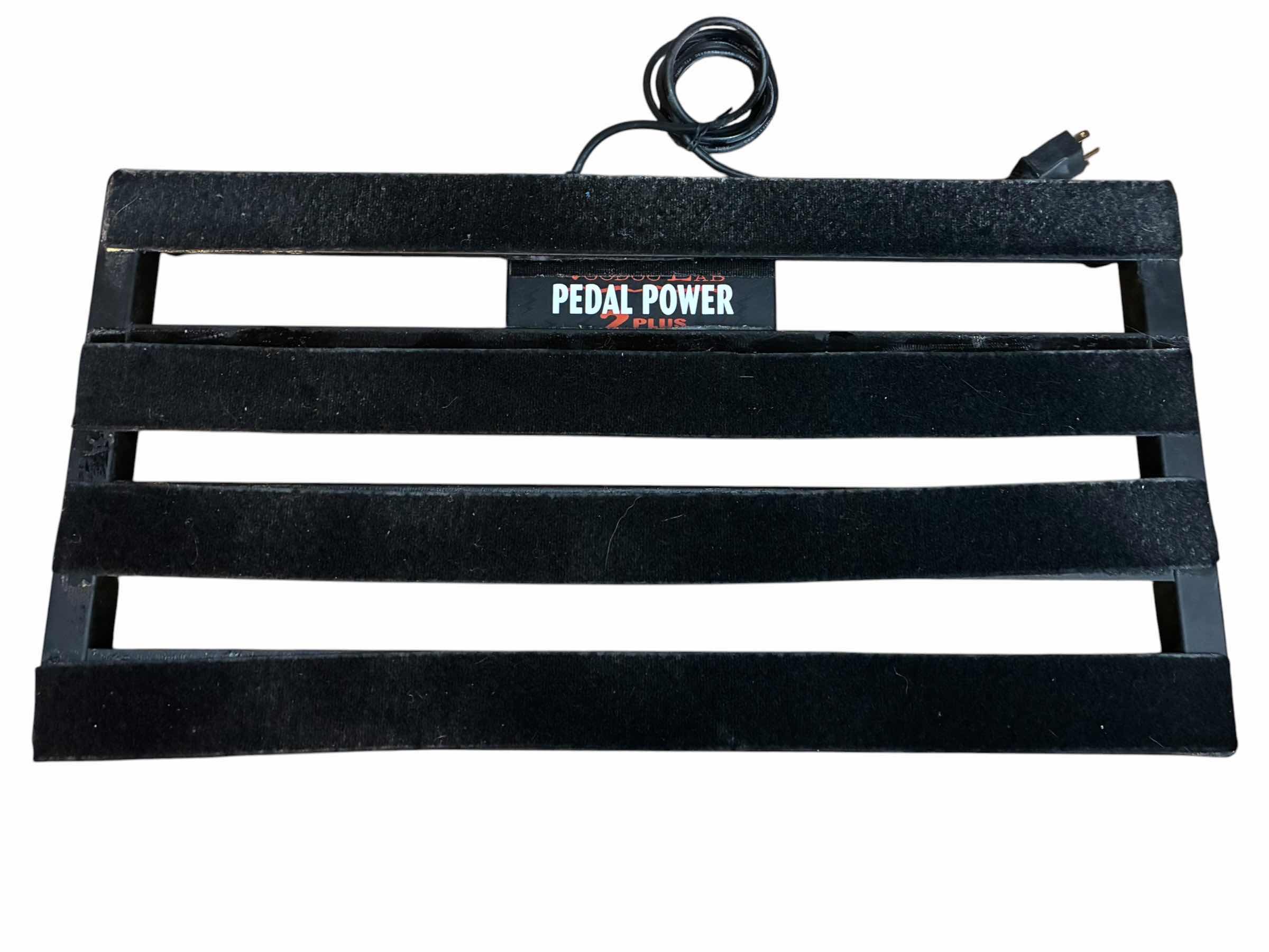 Photo 1 of VOODOO LAB PEDAL POWER 2 PLUS W PEDAL TRAIN-2 24” X 14”
