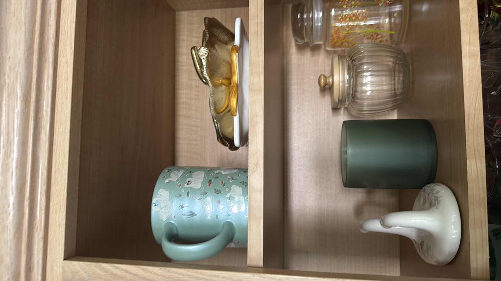 Photo 1 of CONTENTS OF KITCHEN CABINET – CUPS