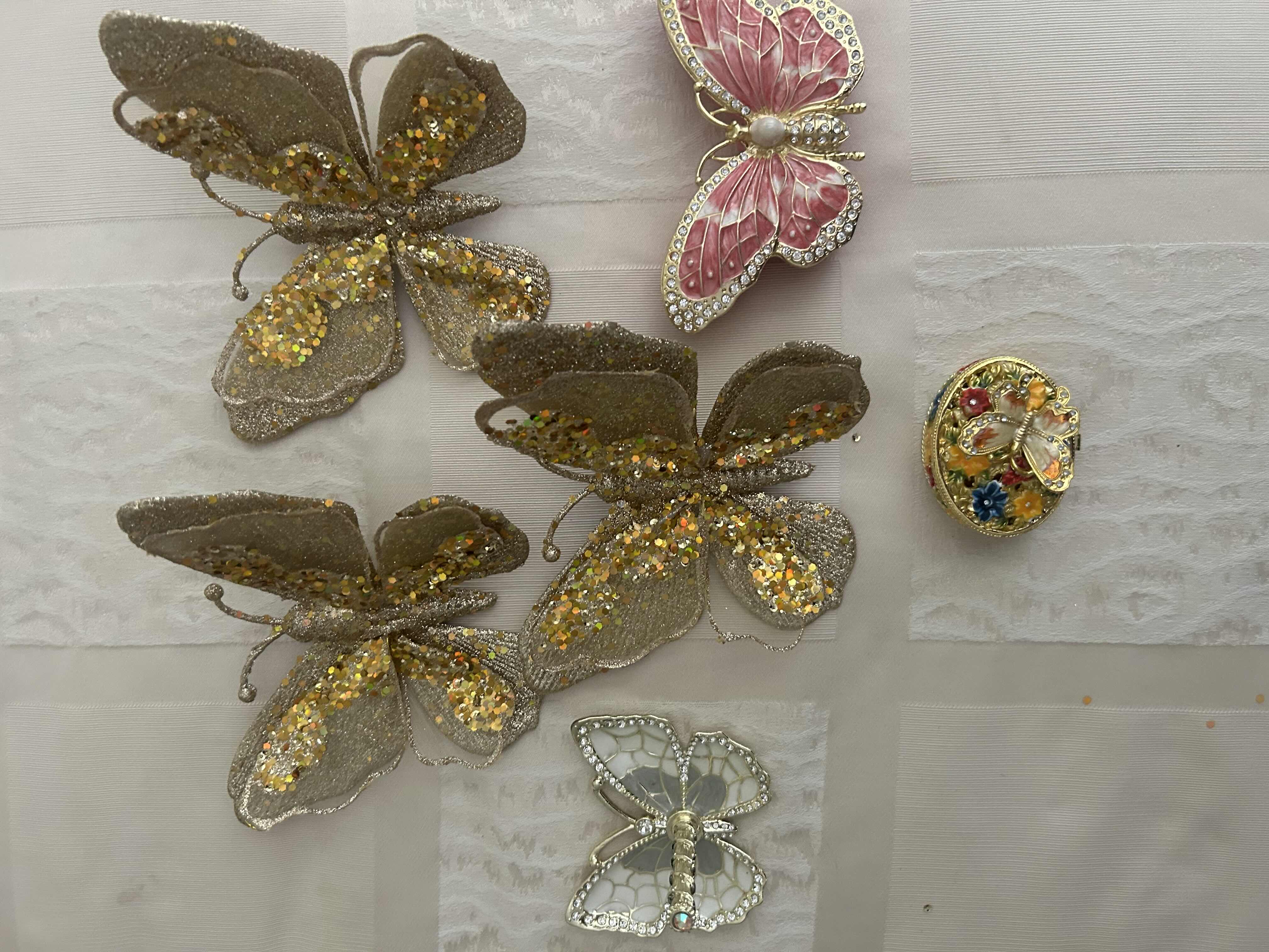 Photo 1 of 3-BUTTERFLY CLIPS RING HOLDER TRINKET BOXES