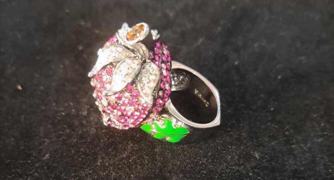 Photo 1 of VINTAGE STRAWBERRY MOTIF BY AMANDA BORGHESE