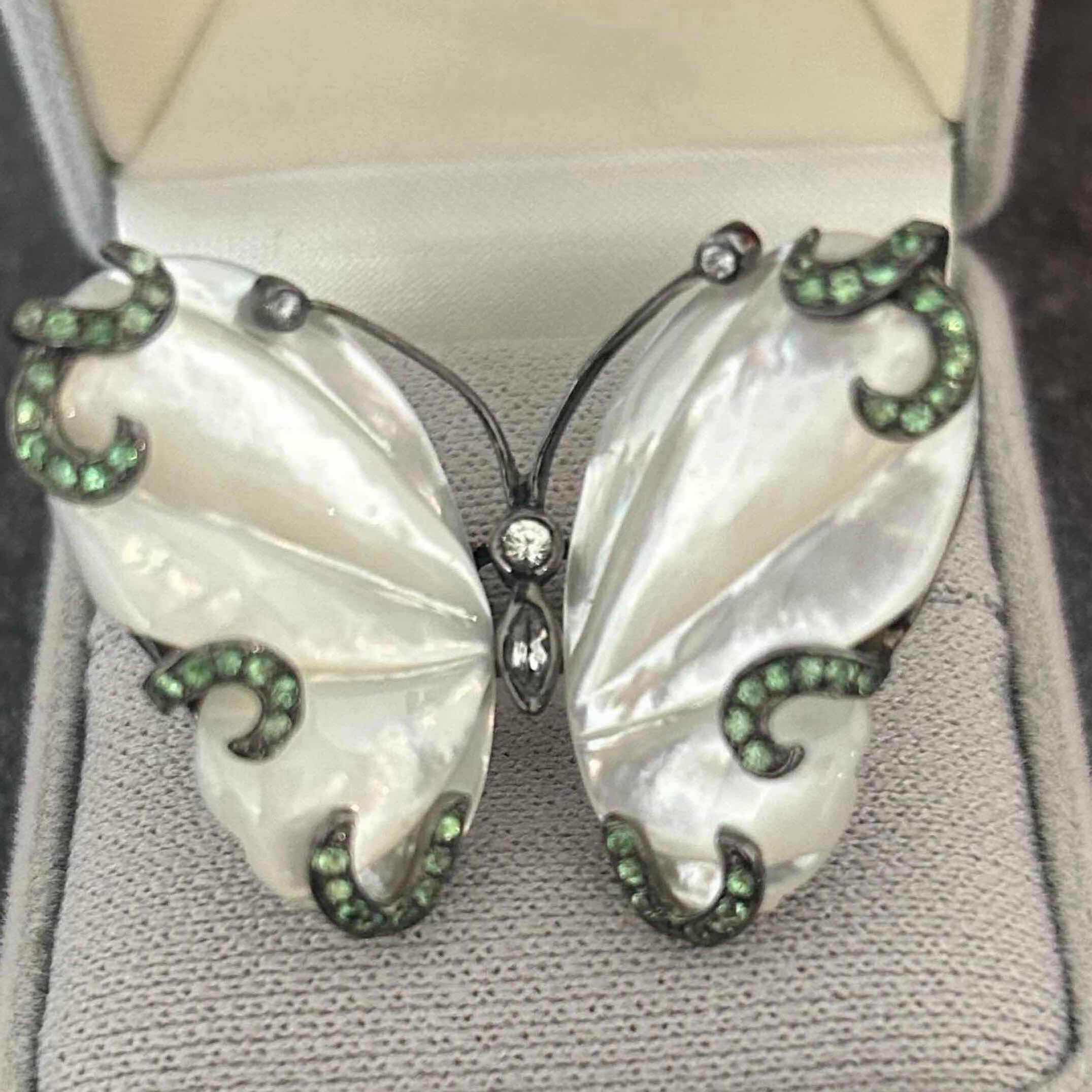 Photo 1 of CARLO VIABI RING W MOTHER OF PEARL BUTTERFLY DESIGN W GREEN TSAVORITE GARNET IN STERLING SILVER SIZE 7 $199