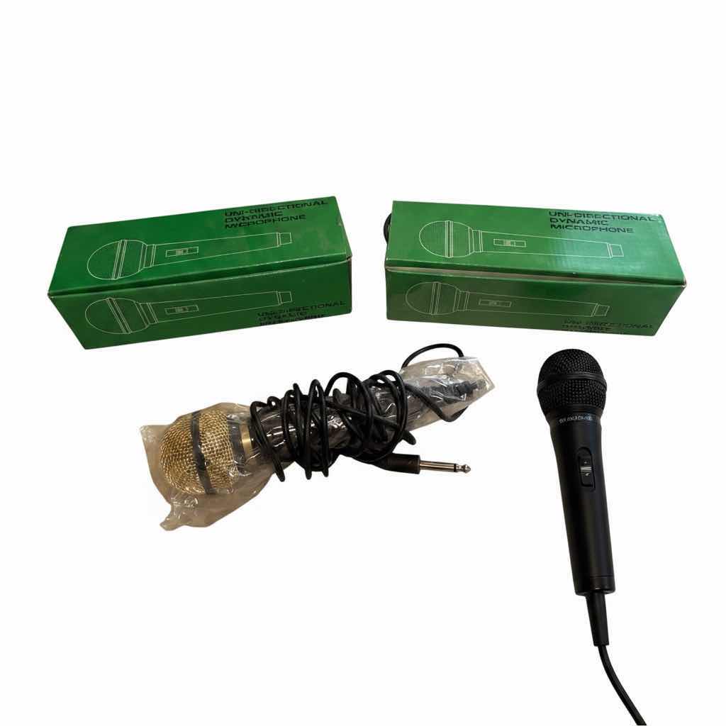 Photo 1 of (4)PCS WIRED HANDHELD DYNAMIC MICROPHONES $90