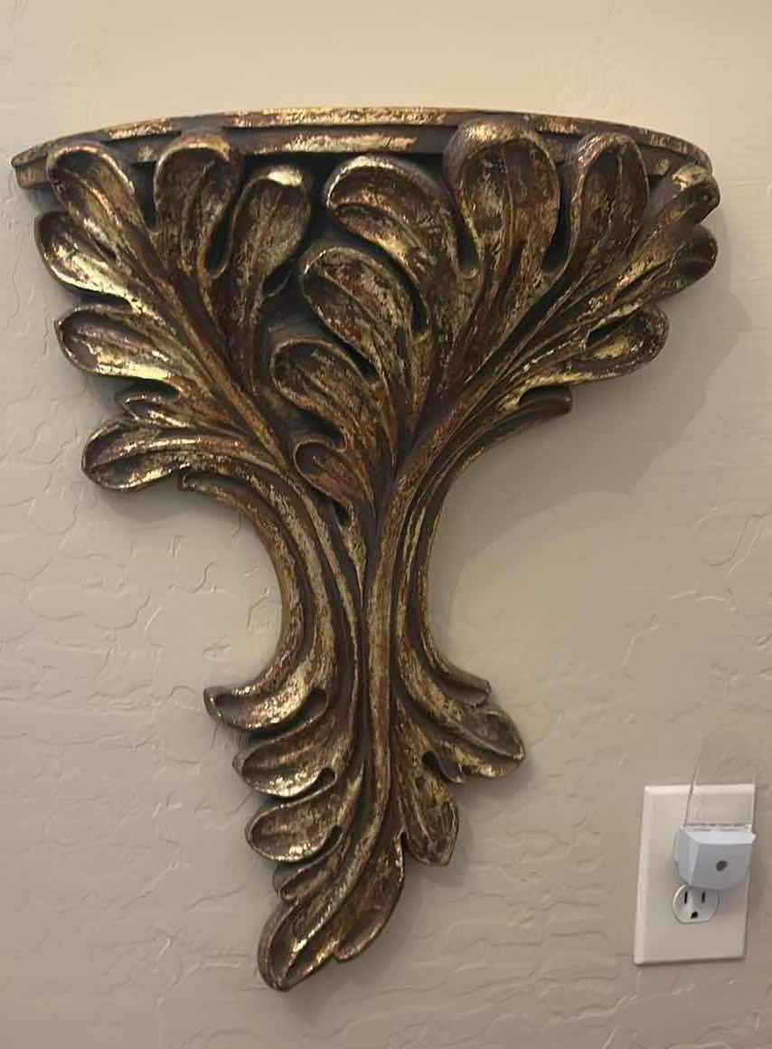 Photo 1 of HOLLYWOOD REGENCY STYLE GOLD GILT ACANTHUS LEAF WALL DECOR. 17” x 6.5” H20.5”