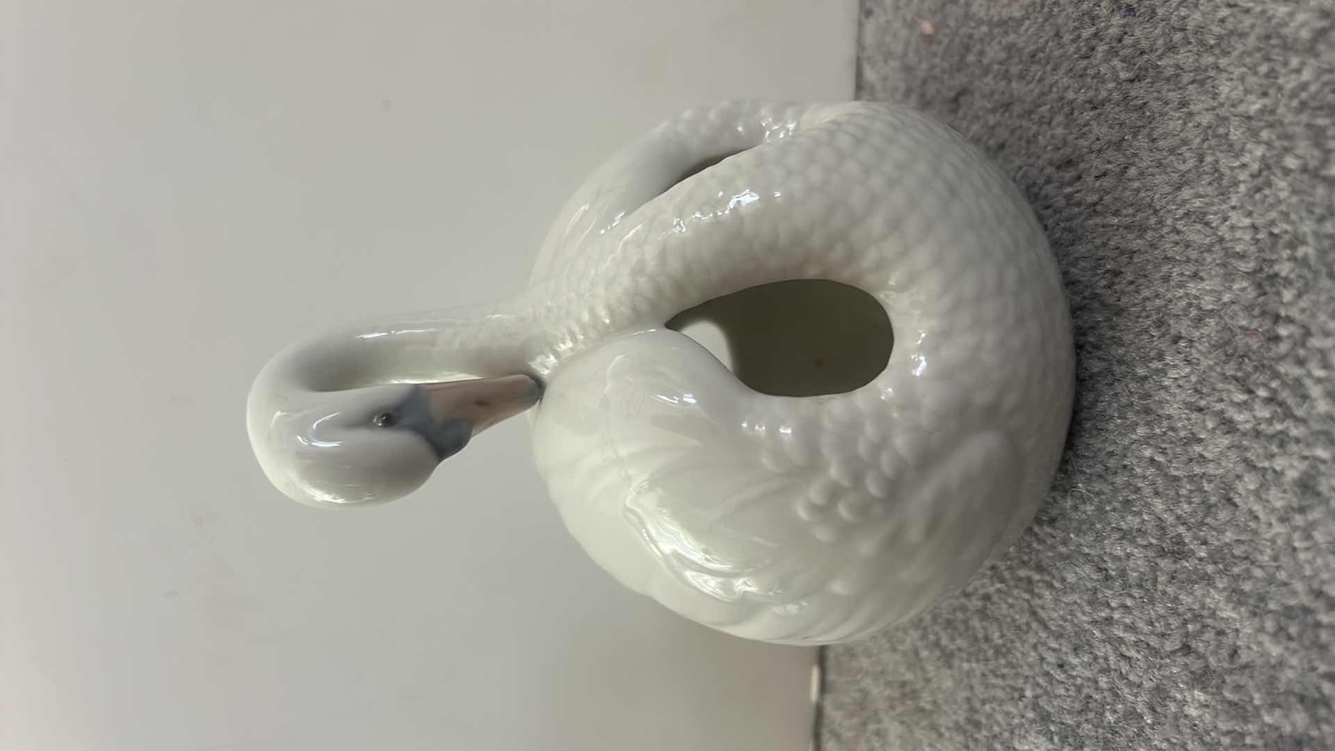 Photo 1 of LLADRO SWAN FIGURINE H6”
