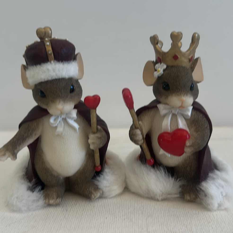 Photo 1 of 2 CHARMING TAILS MICE FIGURINES