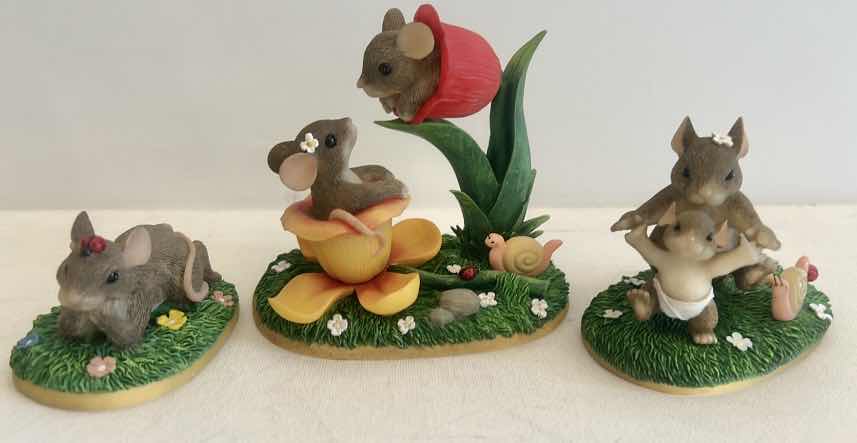 Photo 1 of 3 CHARMING TAILS MICE FIGURINES