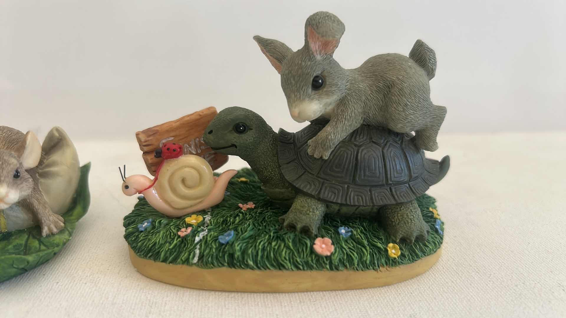 Photo 1 of 2 MICE FIGURINES - CHARMING TAILS
& SILVESTRI