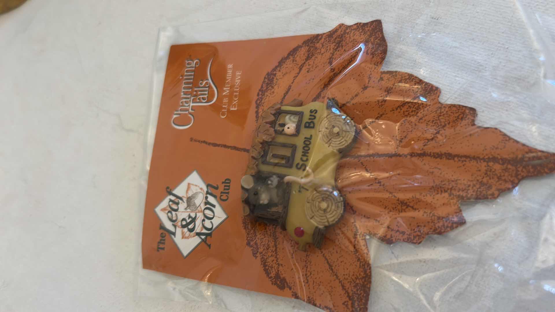 Photo 1 of CHARMING TAILS FIGURINE H6.5” & PIN