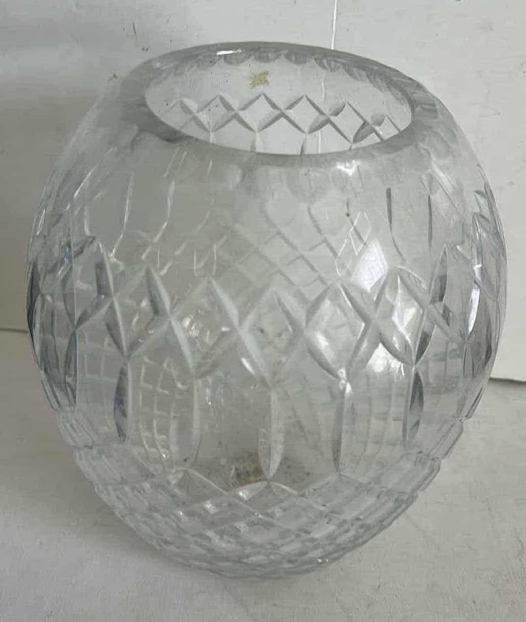 Photo 1 of HEAVY CUT CRYSTAL VASE H10.5”
