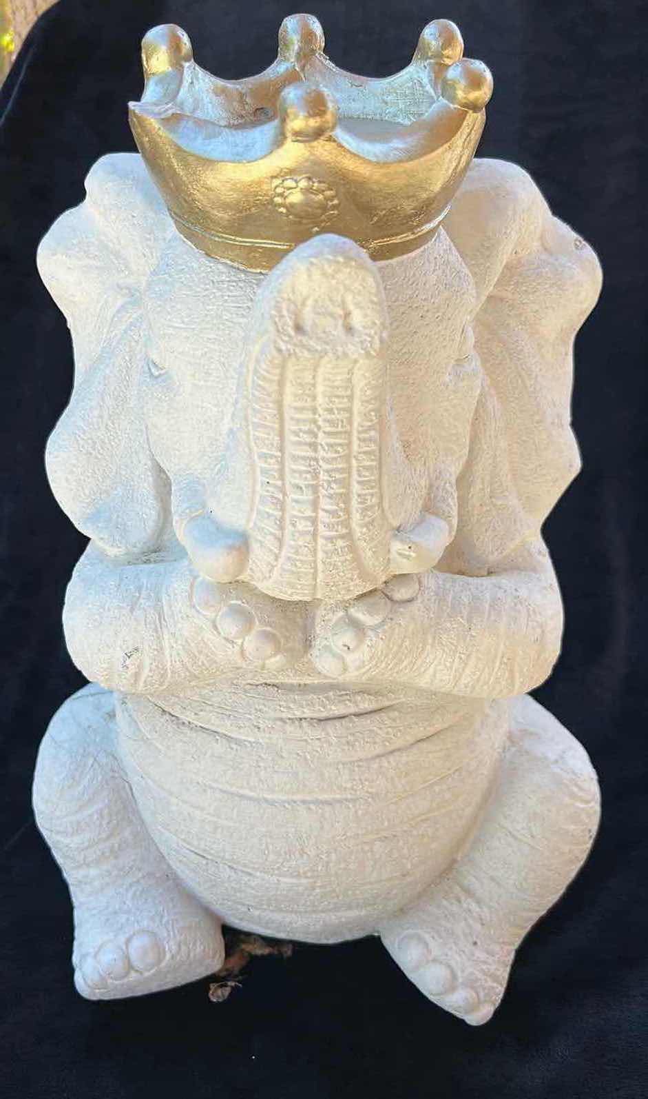 Photo 1 of ELEPHANT STATUE OUTDOOR DECOR H16.5”