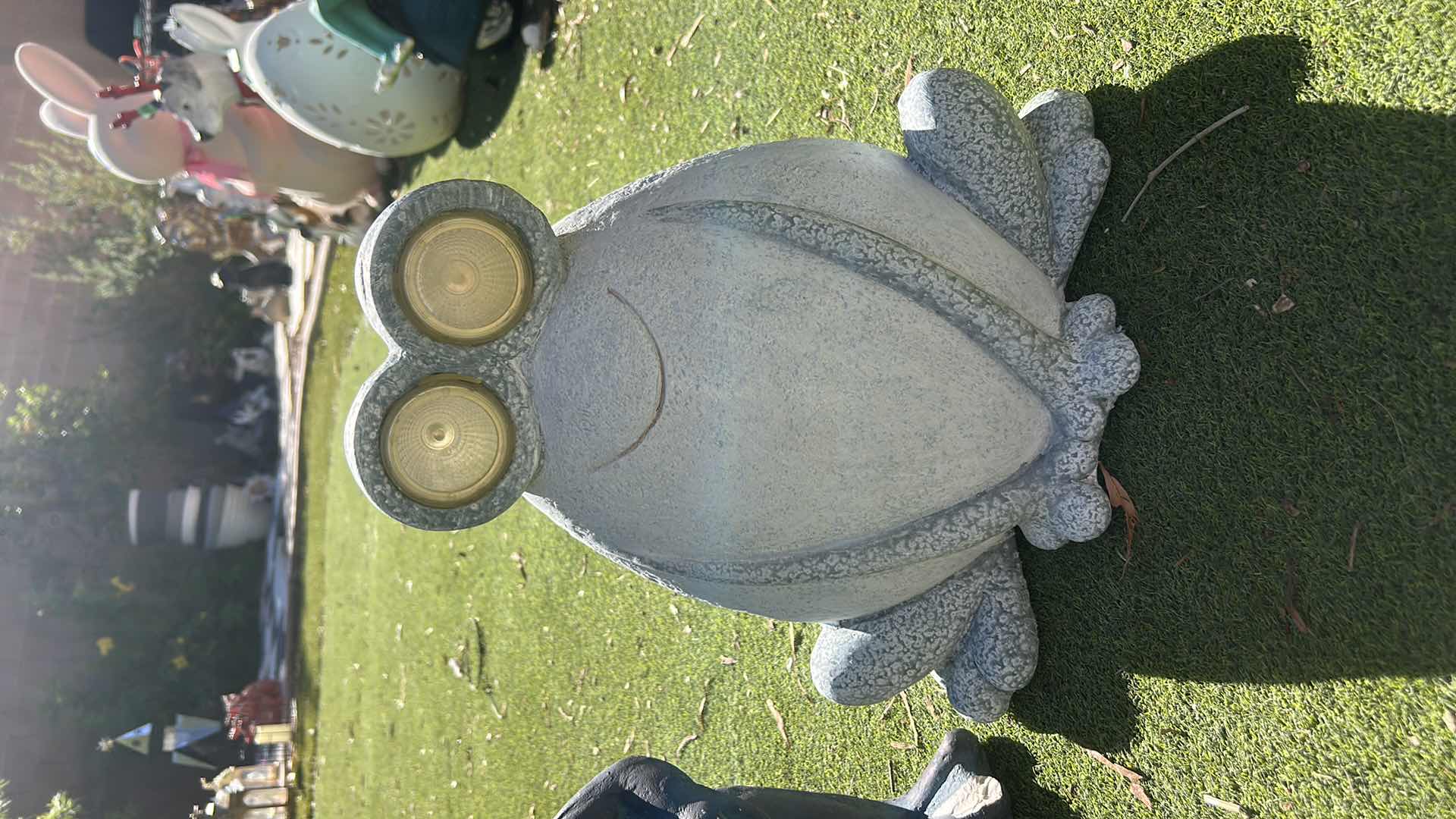 Photo 1 of FROG STATUES OUTDOOR DECOR, 1 SOLAR LIGHTED H16”