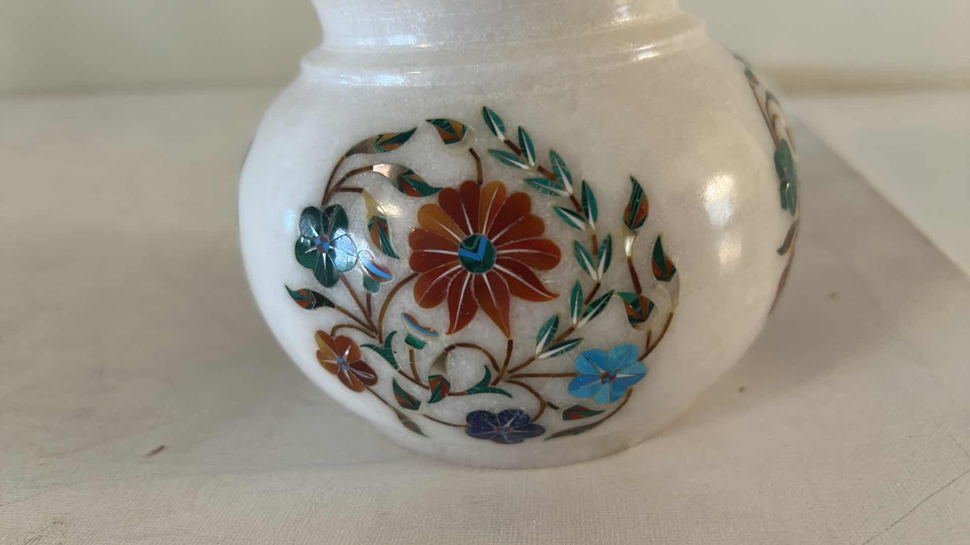 Photo 1 of HANDMADE WHITE MARBLE POT (MATKI) TRADITIONAL INDIAN GEMSTONE AND FLORAL INLAY H4”