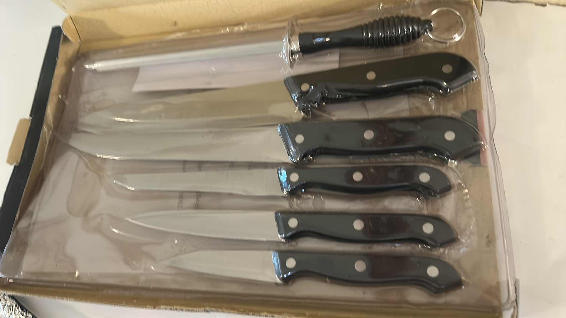 Photo 1 of KITCHEN UTENSILS AND KNIFE SET