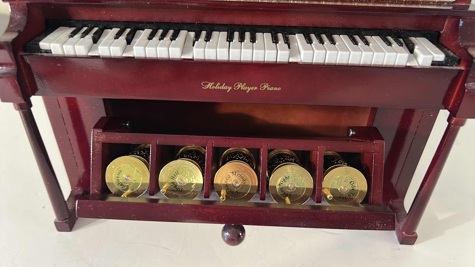 Photo 1 of MR. CHRISTMAS GOLD LABEL COLLECTION HOLIDAY PLAYER MUSIC BOX