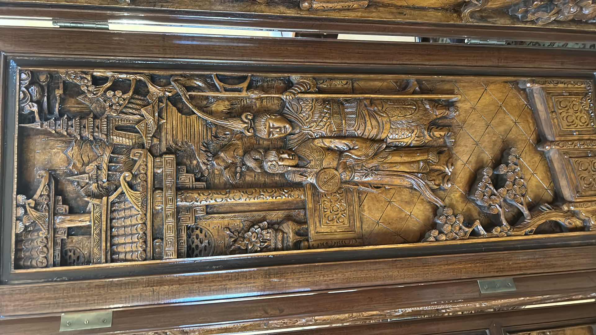 Photo 1 of ANTIQUE/VINTAGE CHINESE FOUR PANEL HAND CARVED WOODEN ROOM DIVIDER/PRIVACY SCREEN
54” x 1.5” x 6’